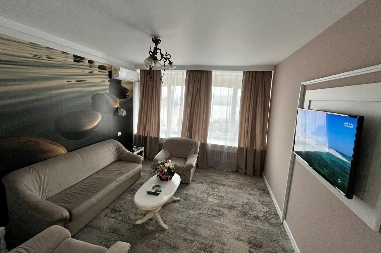 Continental Hotel 3*